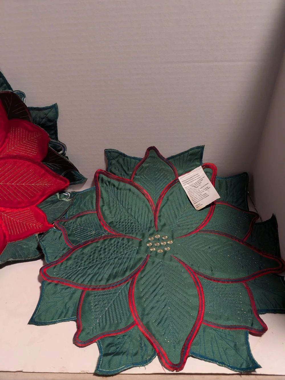 Holiday Poinsettia Table Runner - Red & White